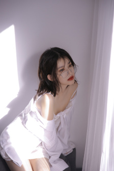 免费观看美女裸身视频